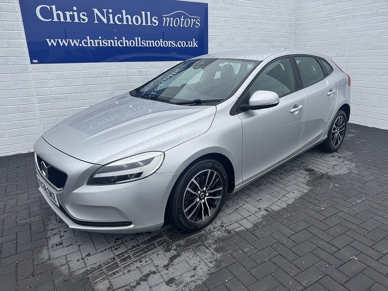 Used Volvo V40 2018 for sale - 76477926: Photo 1