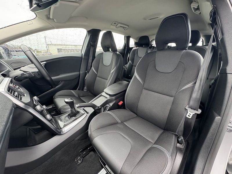 Used Volvo V40 2018 for sale - 76477926: Photo 3