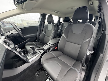 Used Volvo V40 2018 for sale - 76477926: Photo