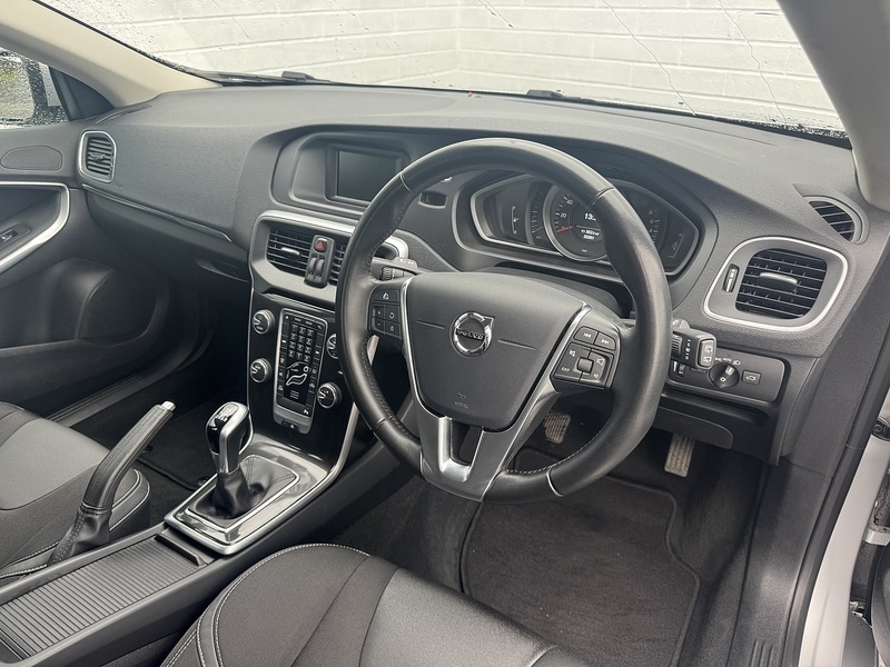 Used Volvo V40 2018 for sale - 76477926: Photo 5