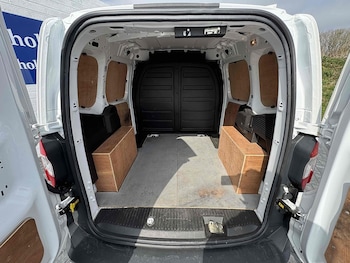 Used Ford Transit Courier 2018 for sale - 76477890: Photo