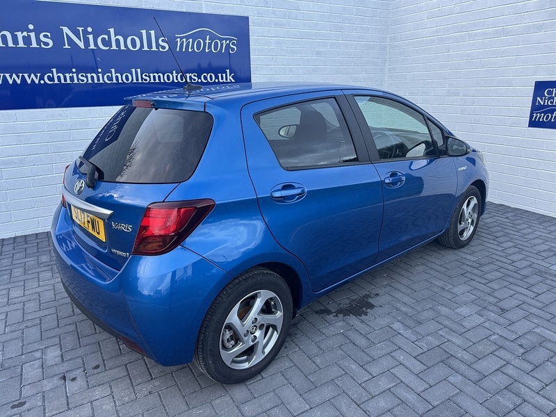 Used Toyota Yaris 2017 for sale - 76477923: Photo 2