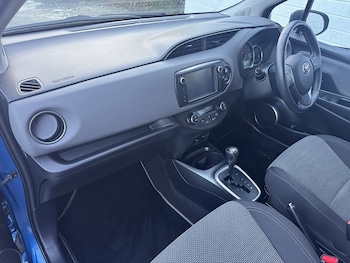 Used Toyota Yaris 2017 for sale - 76477923: Photo