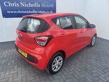 Used Hyundai i10 2018 for sale - 76477965: Photo
