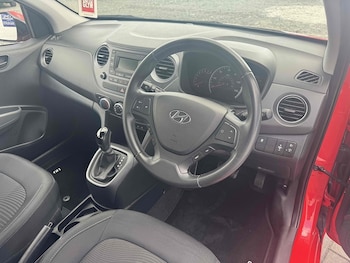 Used Hyundai i10 2018 for sale - 76477965: Photo