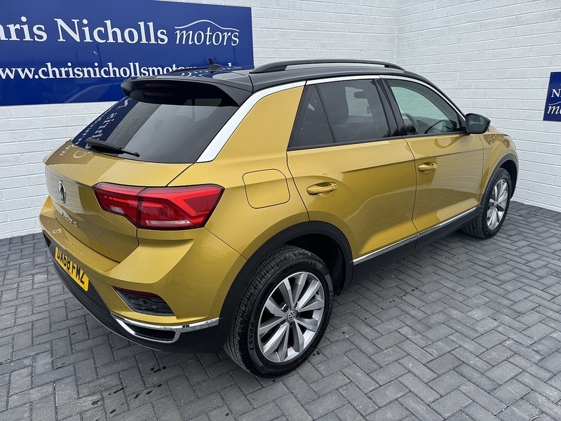 Used Volkswagen T-Roc 2018 for sale - 76477872: Photo 2