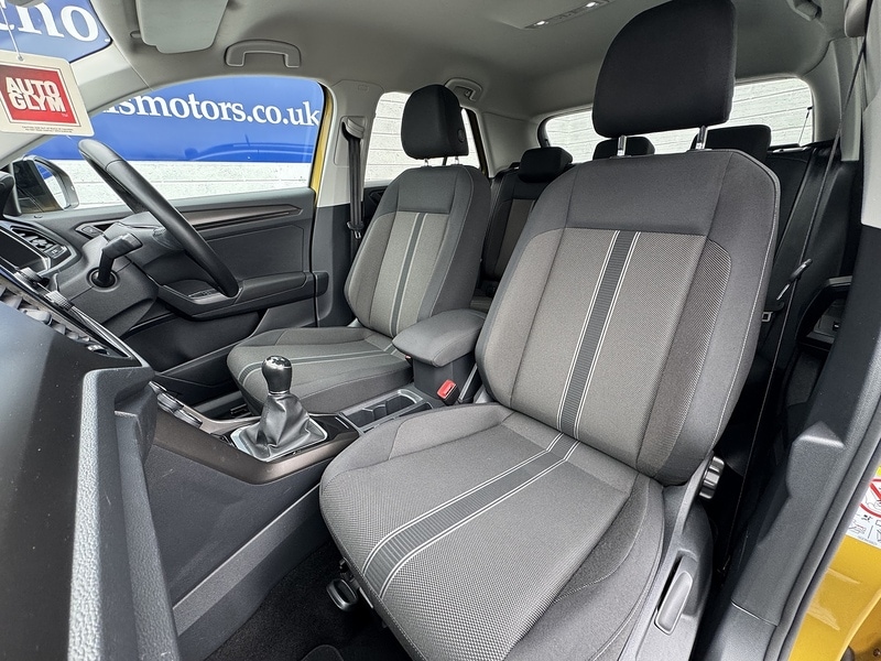 Used Volkswagen T-Roc 2018 for sale - 76477872: Photo 3