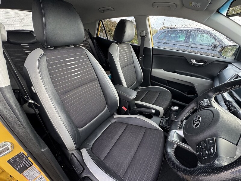 Used Kia Stonic 2018 for sale - 76477854: Photo 3