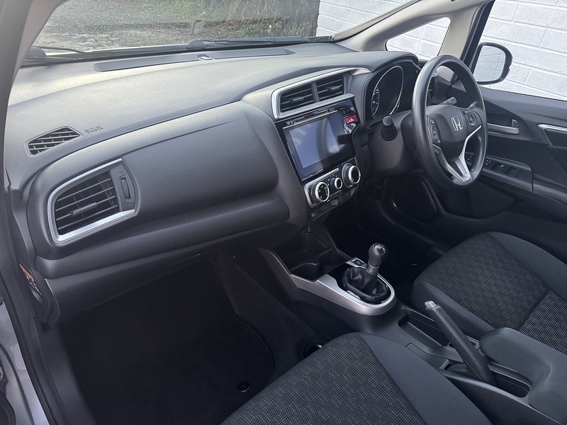 Used Honda Jazz 2017 for sale - 76896586: Photo 3