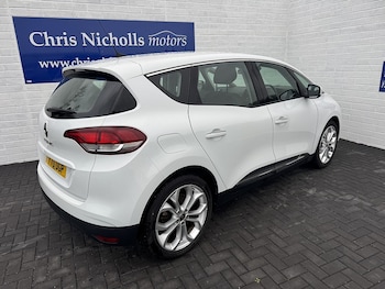 Used Renault Scenic 2020 for sale - 76542868: Photo