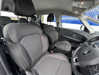 Used Renault Scenic 2020 for sale - 76542868: Photo