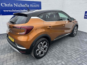Used Renault Captur 2021 for sale - 76477993: Photo
