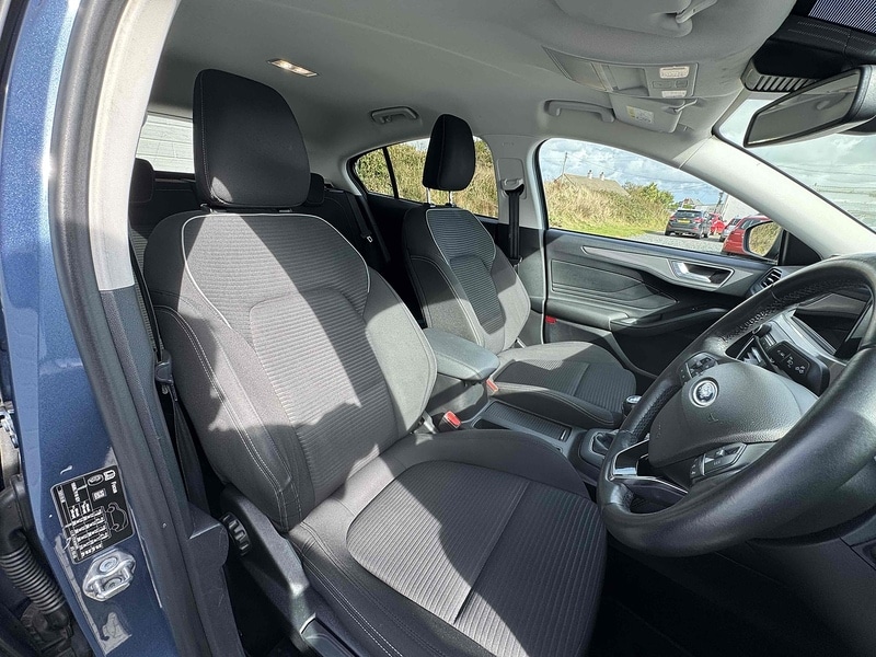 Used Ford Focus 2019 for sale - 76477985: Photo 3