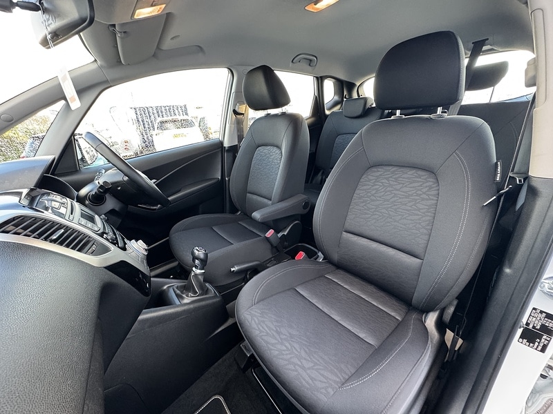 Used Hyundai Ix20 2017 for sale - 76698977: Photo 4