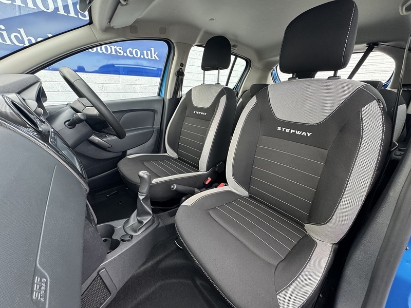Used Dacia Sandero Stepway 2017 for sale - 76698985: Photo 4