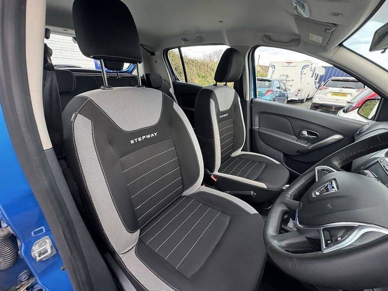 Used Dacia Sandero Stepway 2017 for sale - 76698985: Photo 5