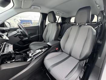 Used Peugeot 2008 2021 for sale - 76906090: Photo