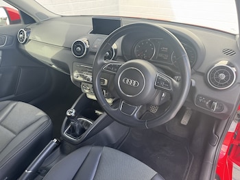 Used Audi A1 2015 for sale - 76477989: Photo