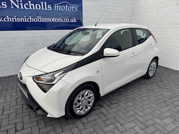 2020 - 1.0 VVT-i X-Play 5dr x-shift