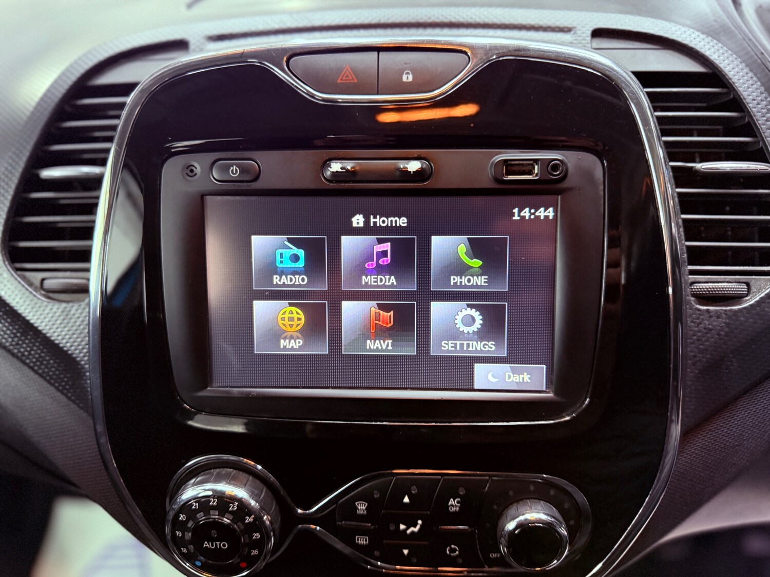 Used Renault Captur 2014 for sale - 77501869: Photo 19