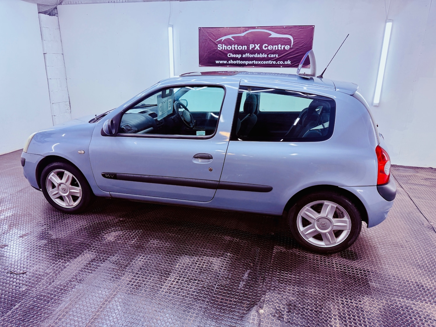 Used Renault Clio 2004 for sale - 77528279: Photo 9