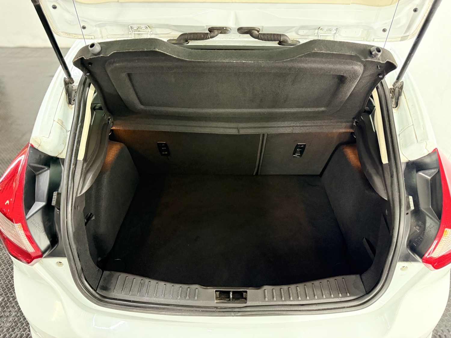 Used Ford Focus 2014 for sale - 77918309: Photo 21