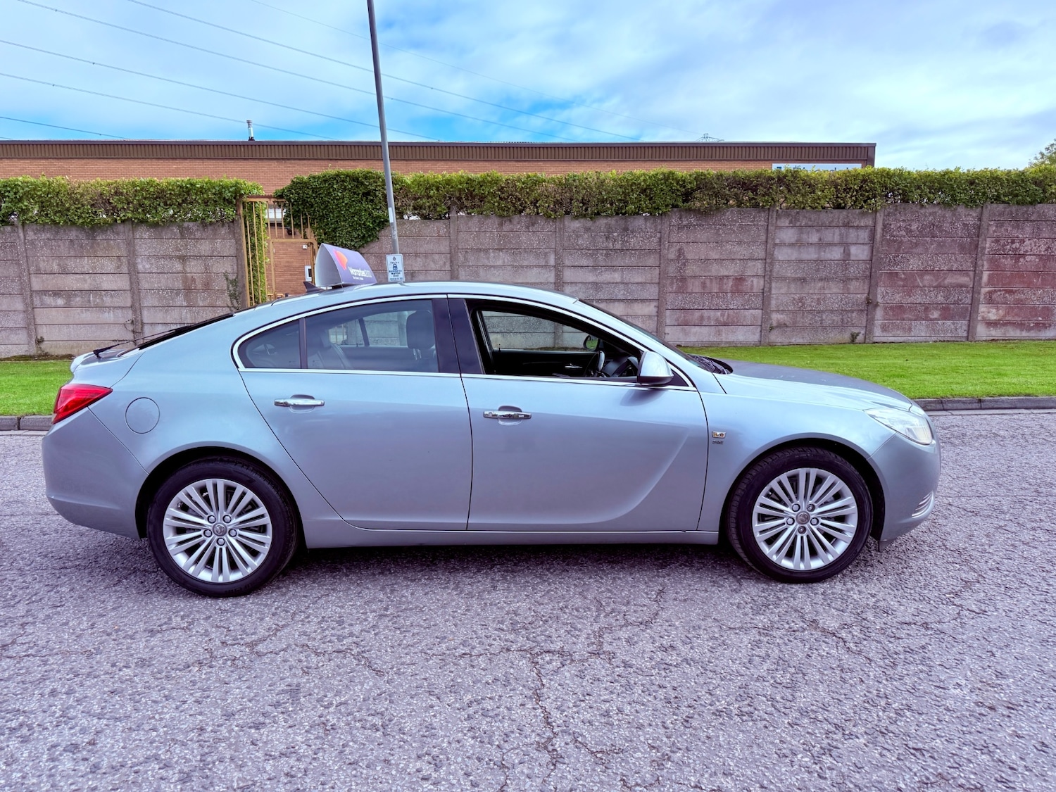 Used Vauxhall Insignia 2012 for sale - 76179080: Photo 2
