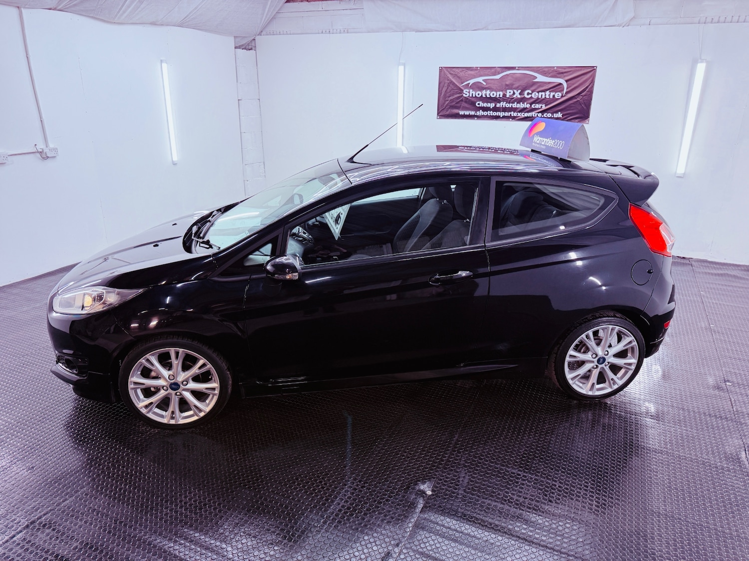 Used Ford Fiesta 2013 for sale - 76736301: Photo 2