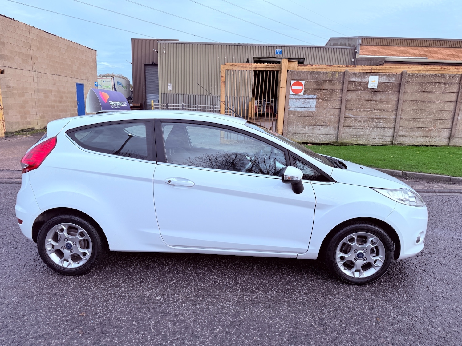 Used Ford Fiesta 2012 for sale - 76554049: Photo 2