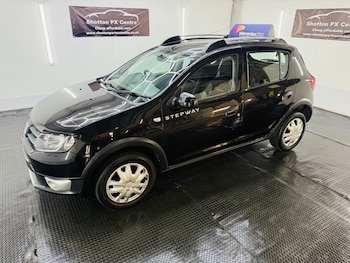 Used Dacia Sandero Stepway 2016 for sale - 79347293: Photo