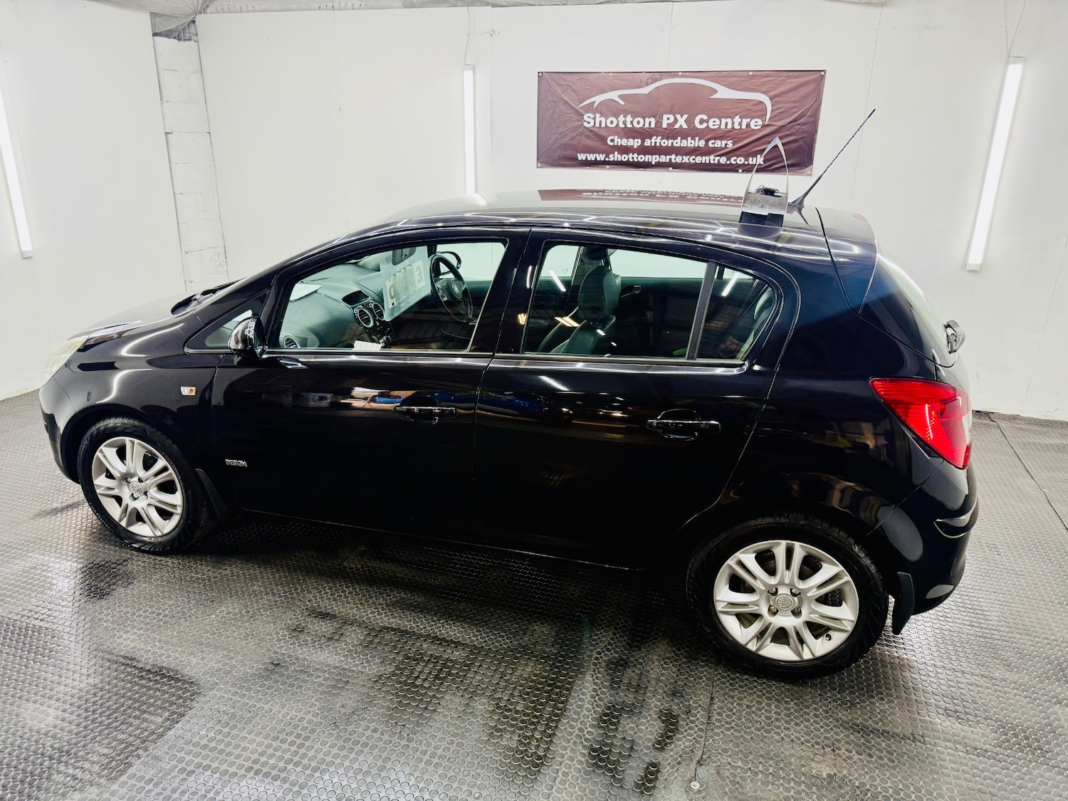 Used Vauxhall Corsa 2008 for sale - 77931747: Photo 3