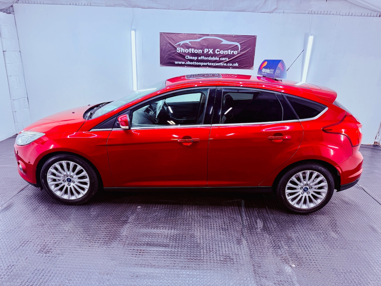 Used Ford Focus 2011 for sale - 76945863: Photo 2