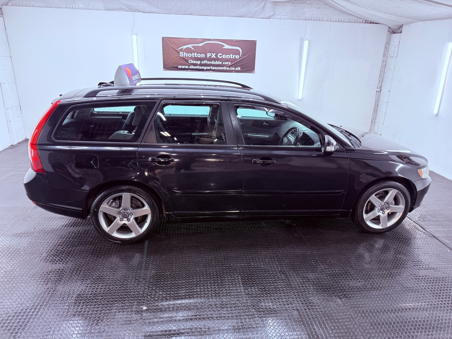 Used Volvo V50 2011 for sale - 77127371: Photo 10