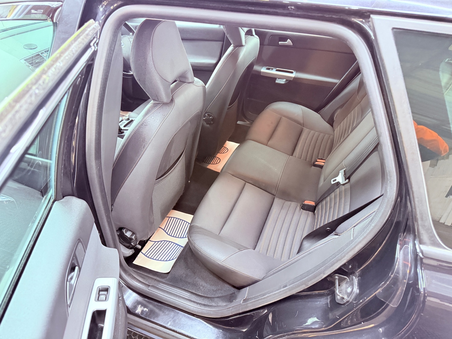 Used Volvo V50 2011 for sale - 77127371: Photo 15