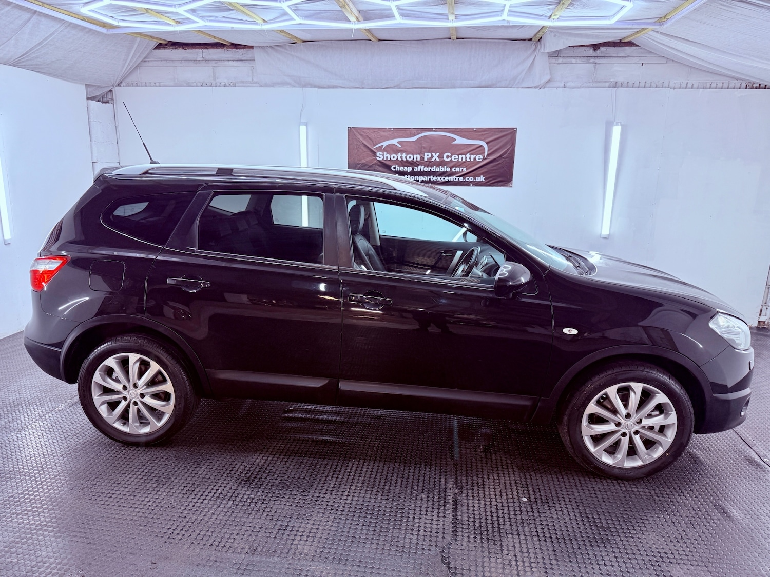 Used Nissan Qashqai+2 2013 for sale - 76854761: Photo 2