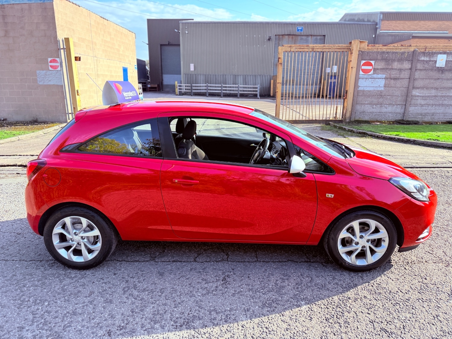 Used Vauxhall Corsa 2015 for sale - 76134429: Photo 2