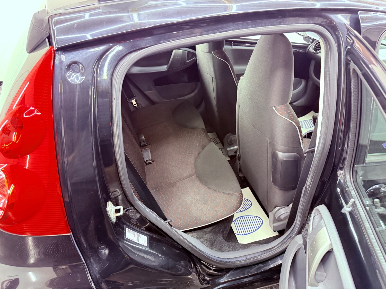 Used Peugeot 107 2009 for sale - 77641085: Photo 15