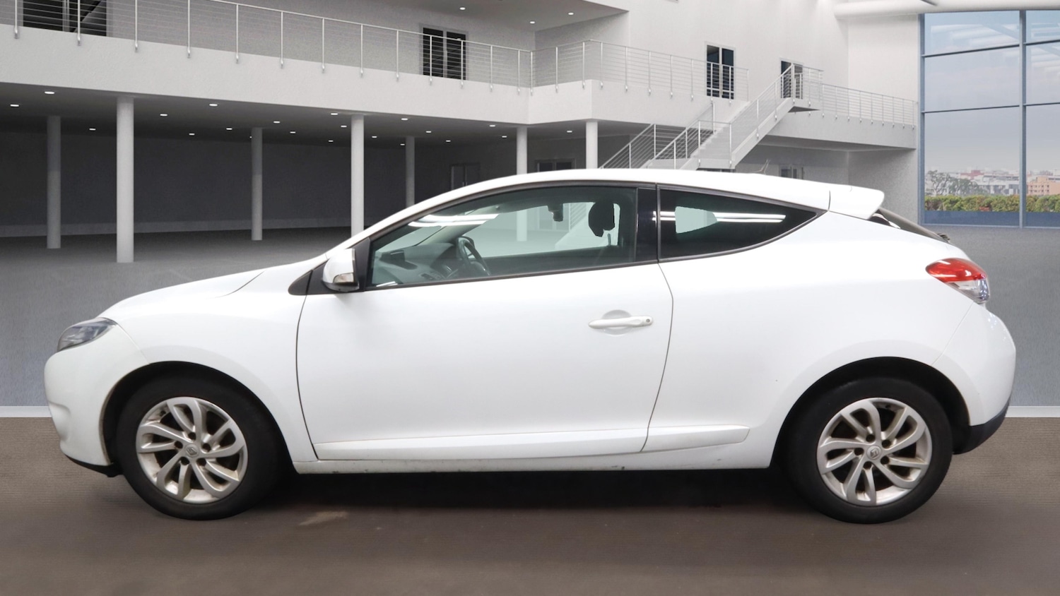 Used Renault Megane 2012 for sale - 77342259: Photo 5