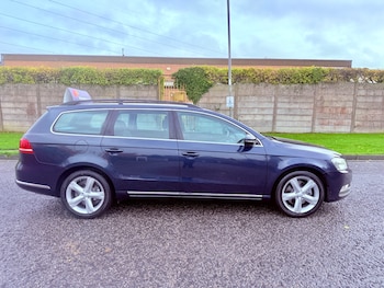 Used Volkswagen Passat 2012 for sale - 76418147: Photo