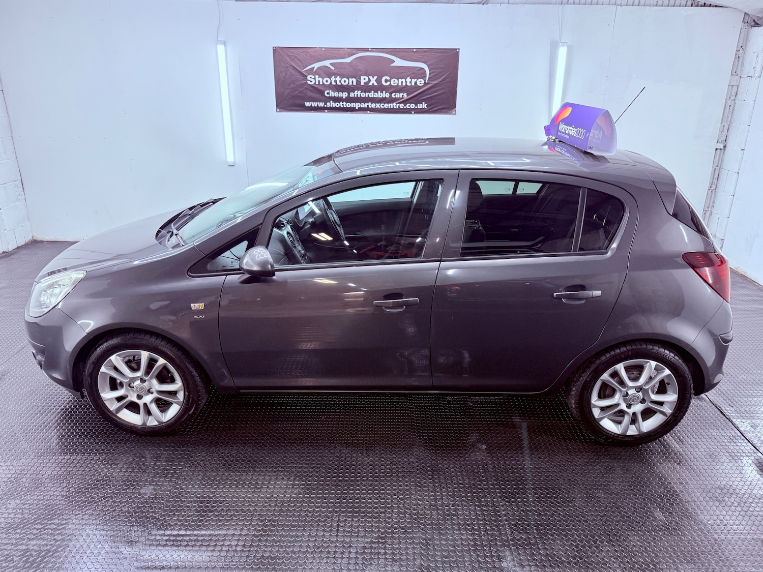 Used Vauxhall Corsa 2010 for sale - 77272521: Photo 2