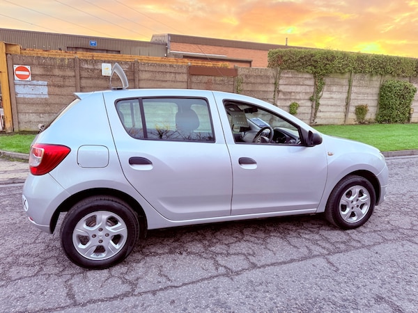 Used Dacia Sandero 2015 for sale - 76316980: Photo 3