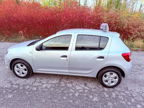 Used Dacia Sandero 2015 for sale - 76316980: Photo 9