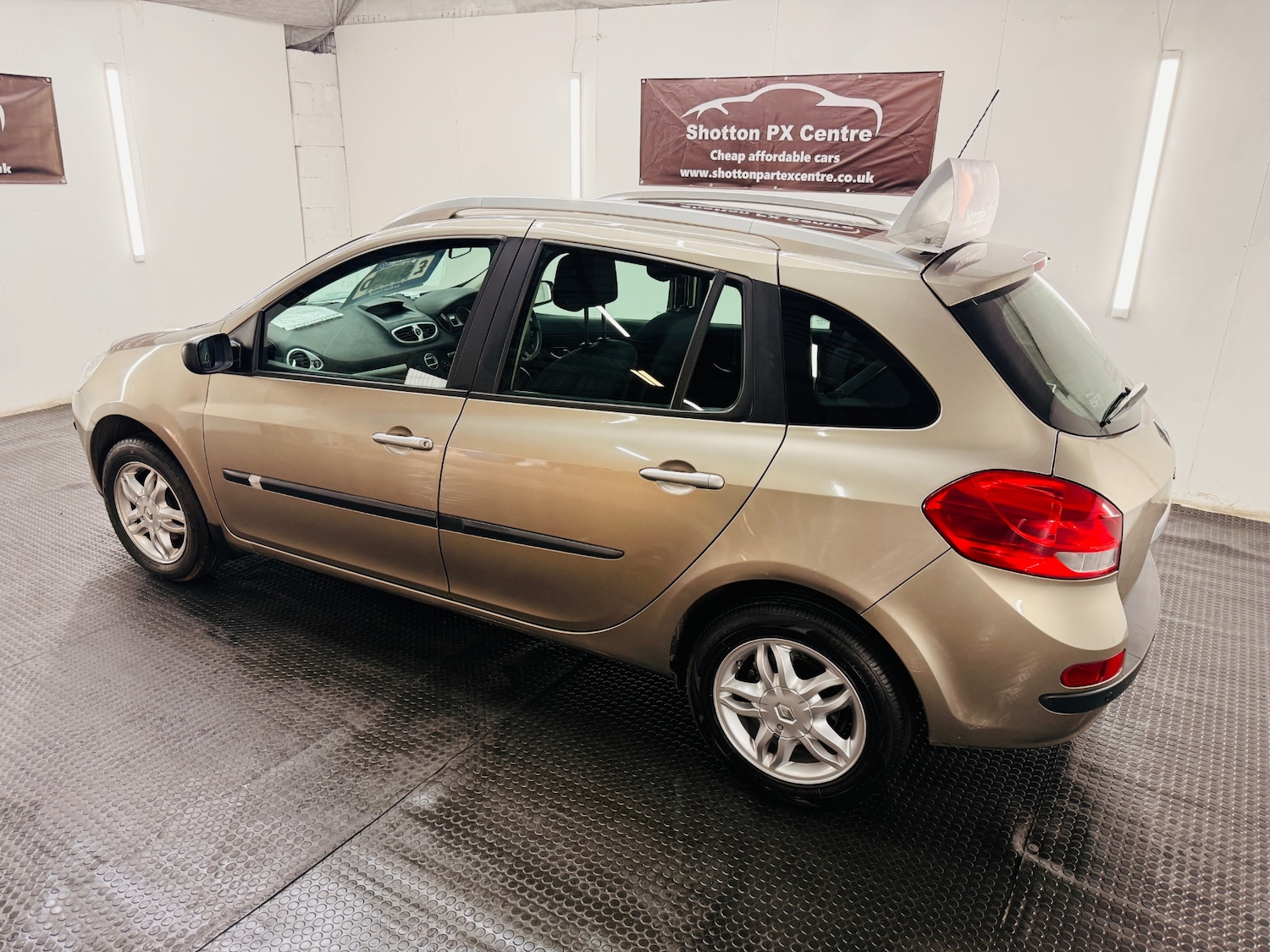 Used Renault Clio 2009 for sale - 78082002: Photo 4