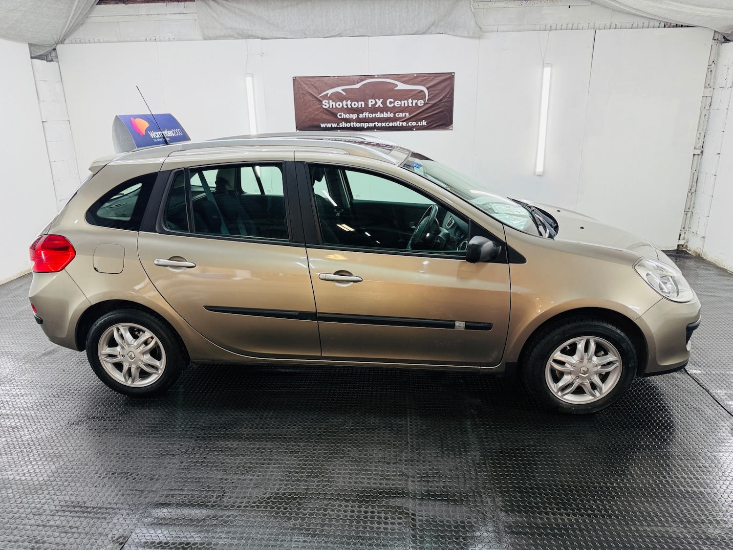 Used Renault Clio 2009 for sale - 78082002: Photo 9