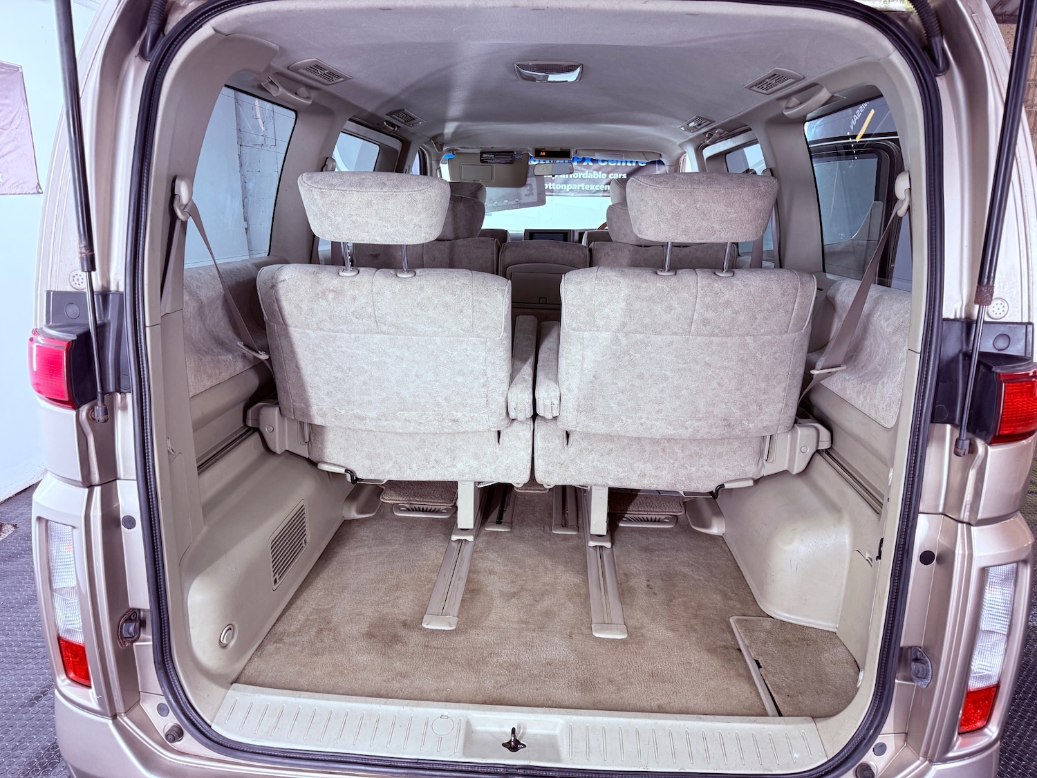 Used Nissan Elgrand 2017 for sale - 77664966: Photo 17