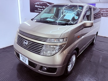 Used Nissan Elgrand 2017 for sale - 77664966: Photo