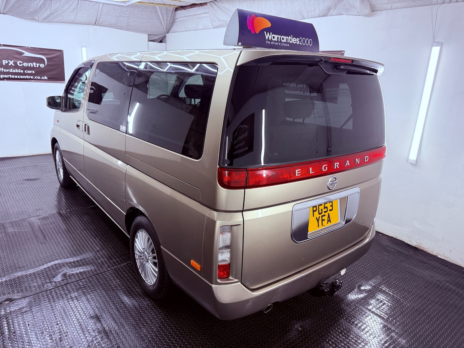 Used Nissan Elgrand 2017 for sale - 77664966: Photo 5