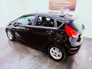 Used Ford Fiesta 2015 for sale - 77409725: Photo