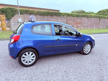 Used Renault Clio 2011 for sale - 75638562: Photo