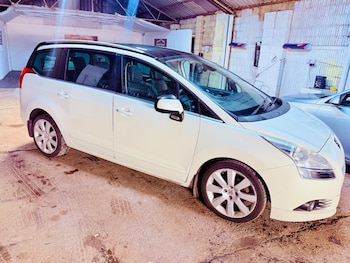 Used Peugeot 5008 2013 for sale - 77289269: Photo